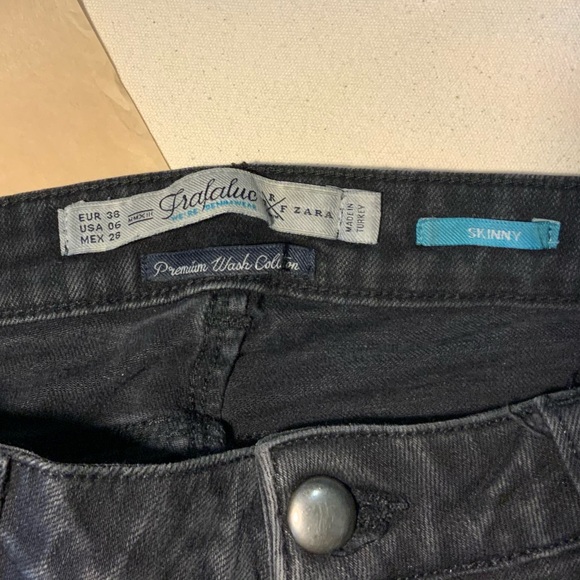 Zara Black Denim Ripped at Knees - Picture 3 of 5